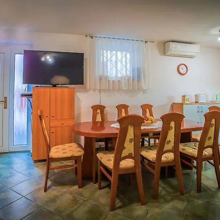 בית נופש Hisa Oliva *